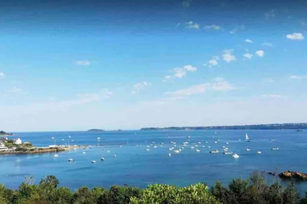 Holiday home Maisonnette Pour 2 Personnes - Vue Mer - Plage A 100 Metres Ploubazlanec